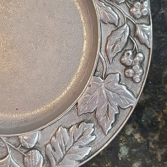 Longaberger MetalWare  FALLING LEAVES 8” Round Plate  ~RETIRED~Made in USA - Picture 2 of 6